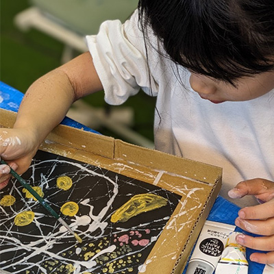 Kid doing art