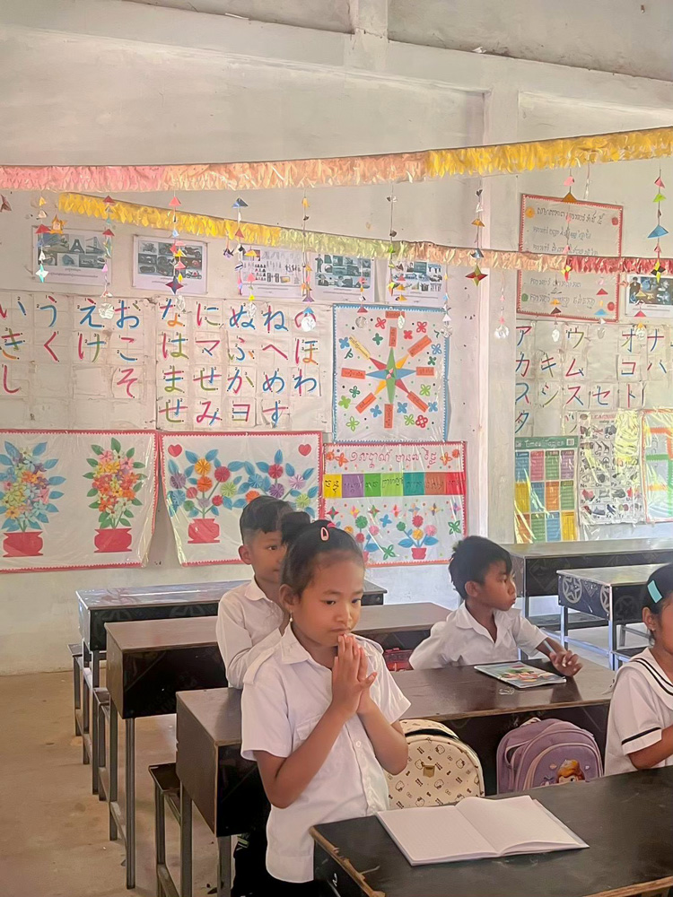 Cambodian kids in the classroom